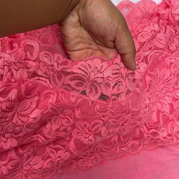 Torrid Pink Lace Off Shoulder Sweetheart Neckline Top Size 1 y2k Mcbling Barbie - Picture 3 of 8